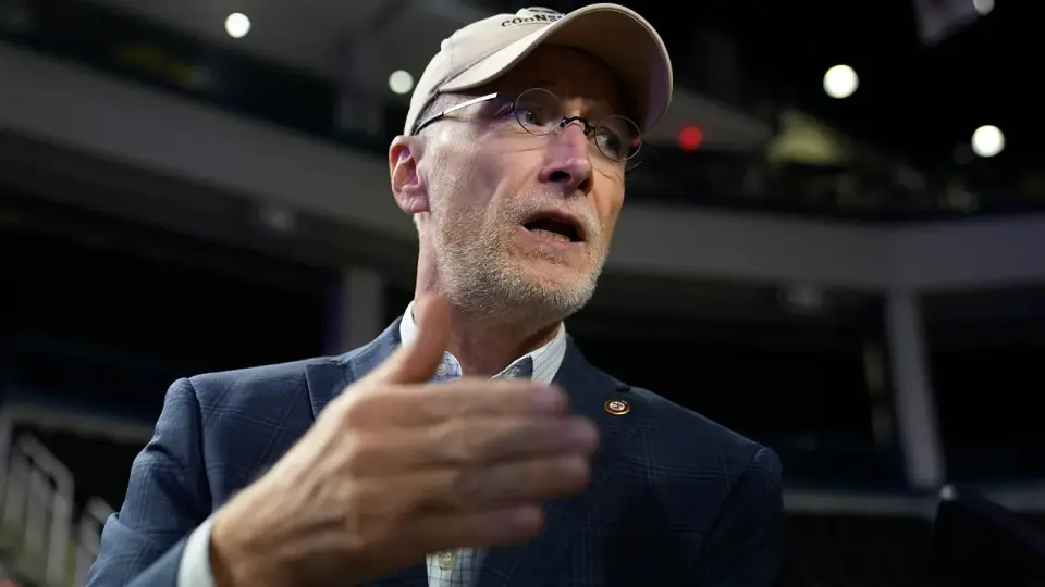 Tennessee Senator Defends 2021 Nude Photos as 'Youthful Indiscretion' Amid Election Scandal