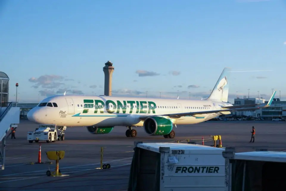 Runway trespass ends in fatal collision with Frontier flight at Denver