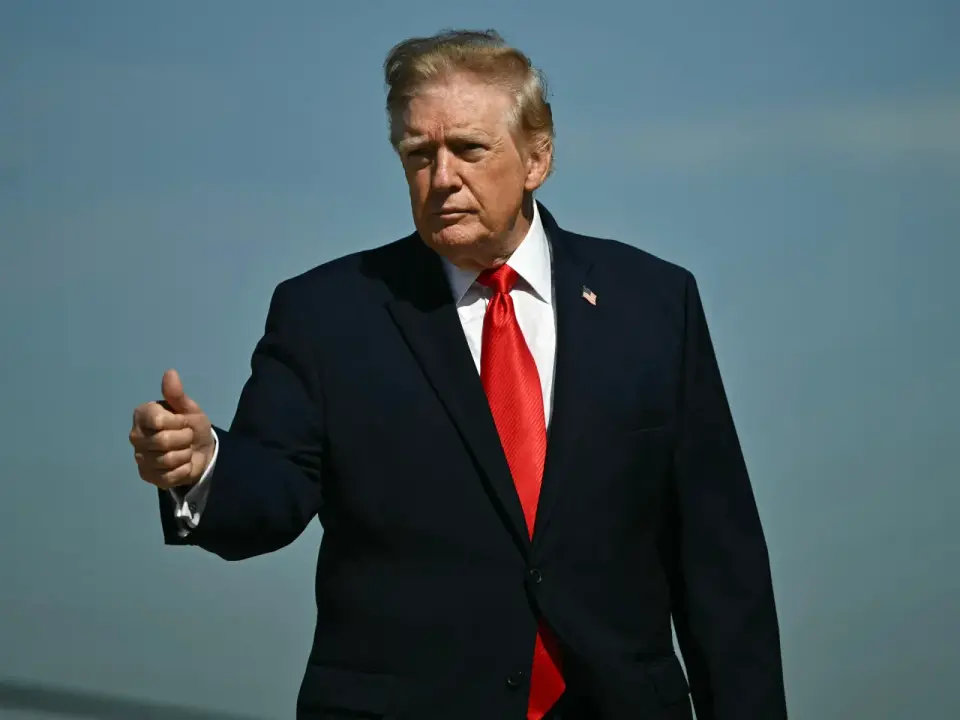 Trump Blames Houthis for Oil Price Hikes Ahead of Midterms as Saudi Airports Suffer Deadly Strikes