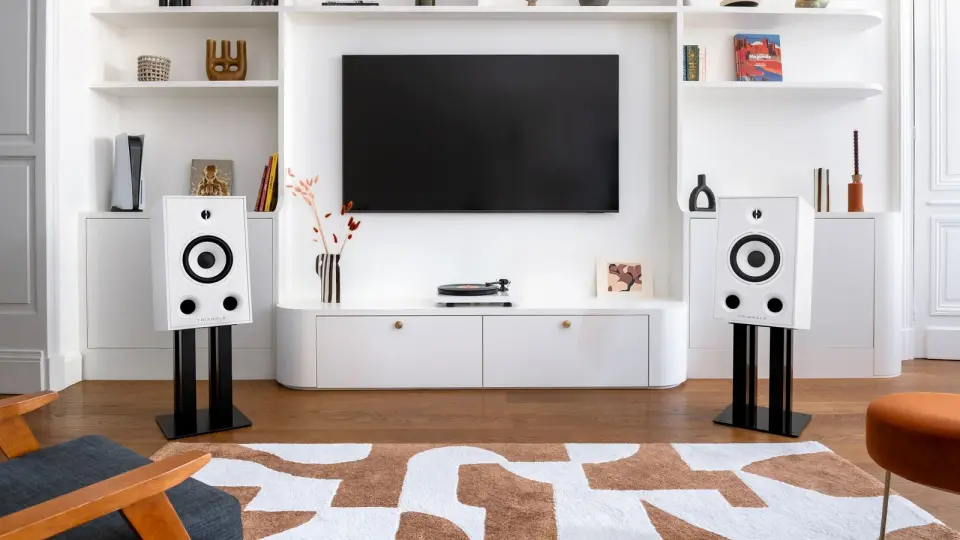 Triangle Unveils BR05 Standmount Speaker with 21cm Cellulose Driver