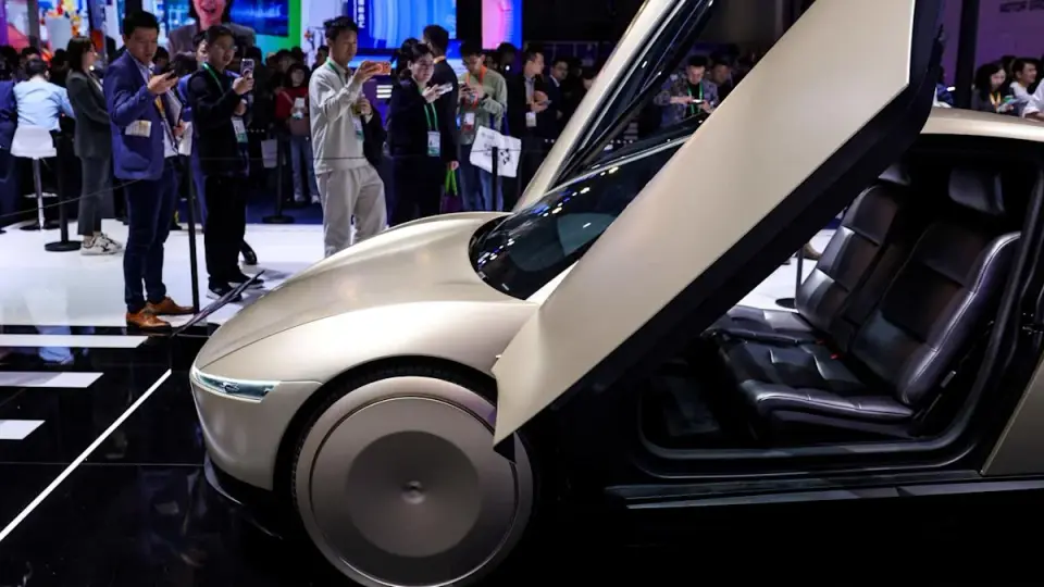 Tesla beats Q1 forecasts as auto demand rides tailwinds