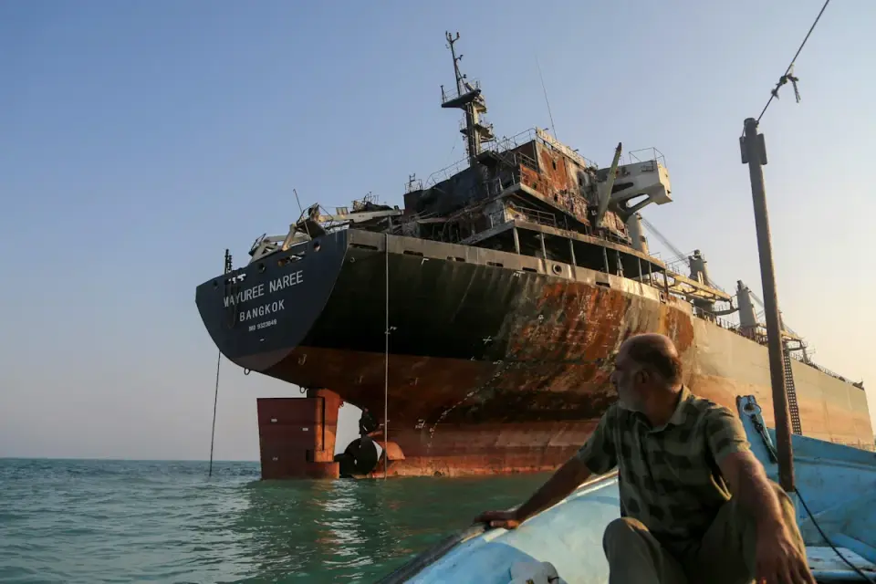 Hormuz Shipping Crisis and Houthi Strikes Drive Global Disruption