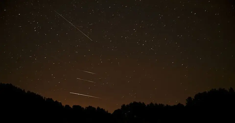 Lyrid Meteor Shower Peaks With 15–20 Meteors Per Hour This April