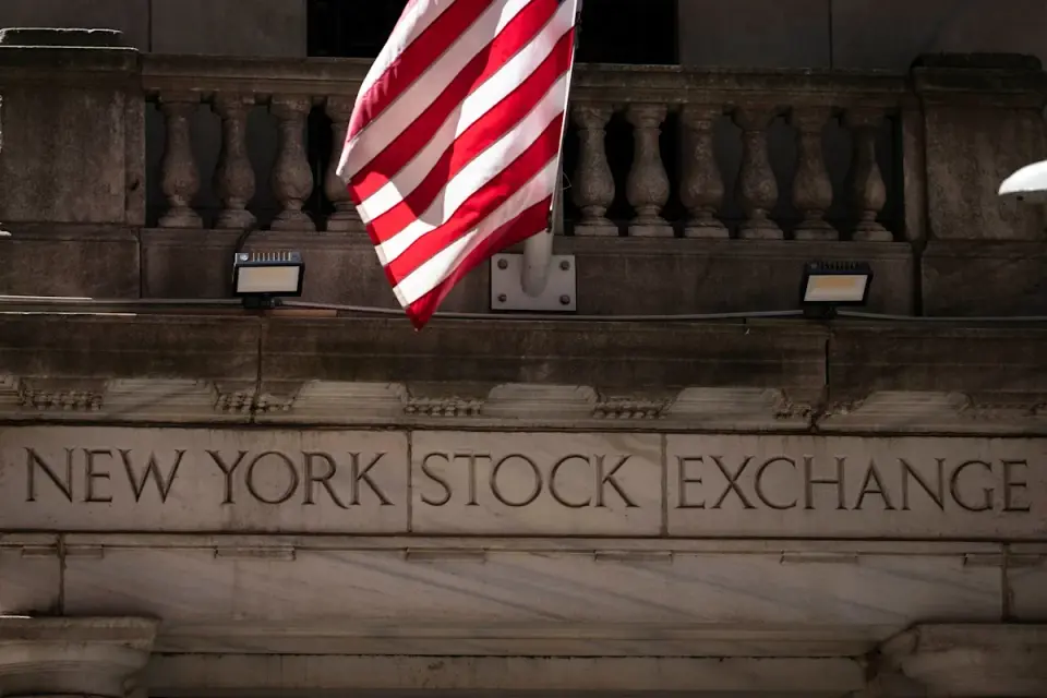 AI-driven optimism keeps US markets steady as Meta leads tech rally