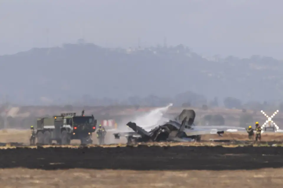 Miramar F-35 Crash: Pilot Ejected, Stable After Jet Goes Down Near Runway