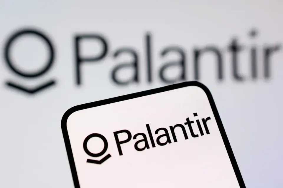 Palantir Reverses Record Run as Broad Software Selloff Wipes $260 Billion