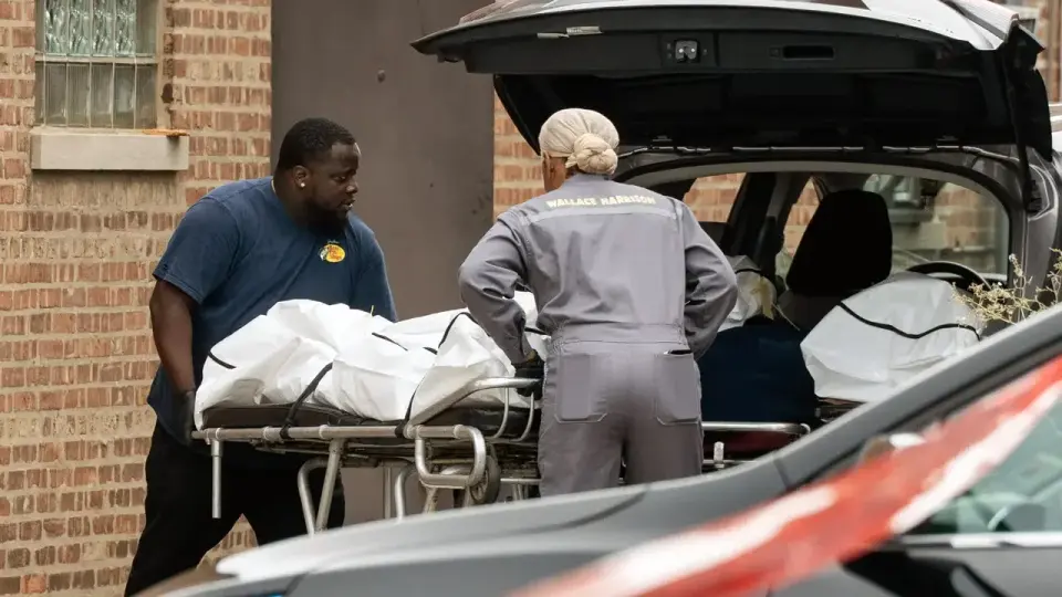 Over 50 bodies decomposing found at Chicago funeral home; license suspended