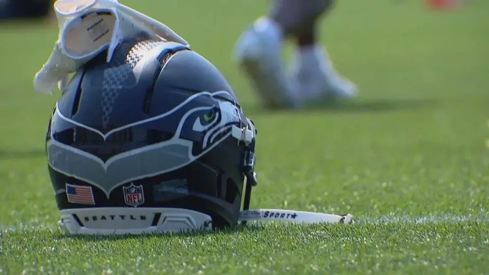 Seahawks Finalize 53-Man Roster, Trade for Smith, Cut Key Veterans