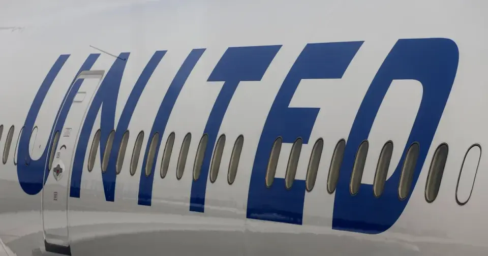 Midwest-bound United flight diverts to Madison over unruly passenger