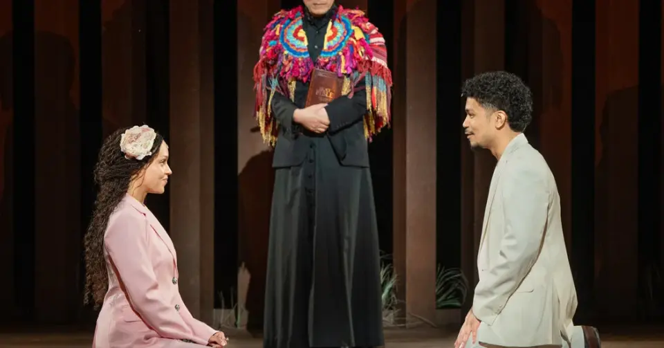 Border Wall Overshadows a Low-Energy Romeo and Juliet in the Park