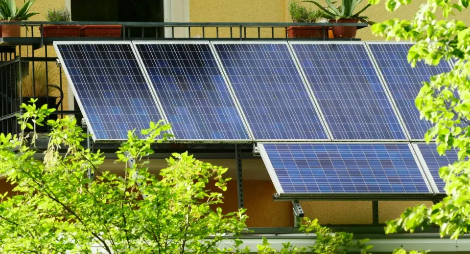 New Jersey signs law allowing plug-in solar panels up to 1,200 watts