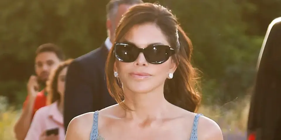 Lauren Sánchez Bezos Lights Up Paris in Vintage Dior Crochet Mini