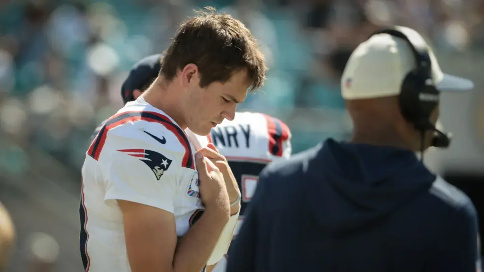 Patriots QB Drake Maye's 2026 Collapse Sparks Debate Over Coaching and Mechanics