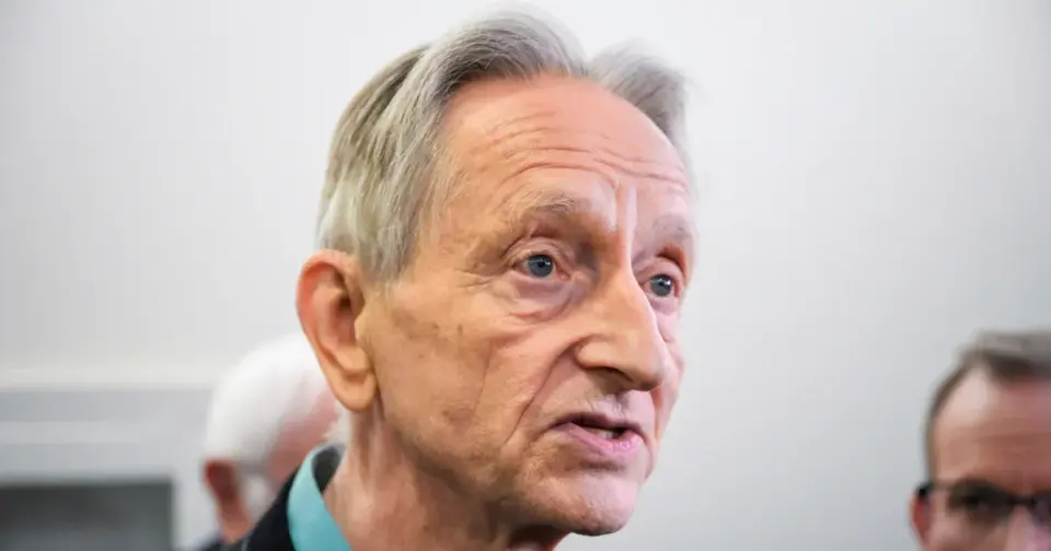 Hinton’s 'One Year' Warning Sparks AI Regulation Push Amid Economic Fears