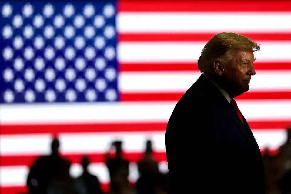 Trump's High-Speed Motorcade to Oklahoma Highlights Midterm Campaign Strategy