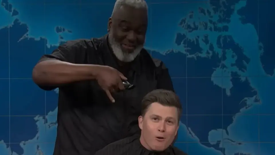 Che Halts Hair-Trimmed Danger in SNL's Finale Joke Swap