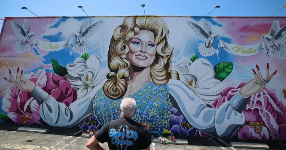 Dolly Parton’s legacy helps strike down Texas drag ban in court ruling