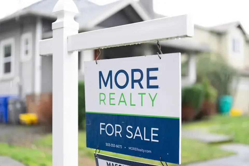 Mortgage Rates Hit Three-Year High, Chilling Housing Market