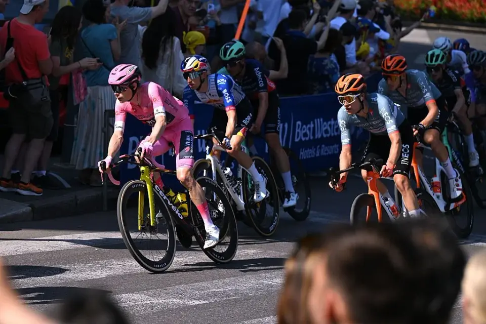 Giro d'Italia: Milan safety row ends with GC neutralisation compromise