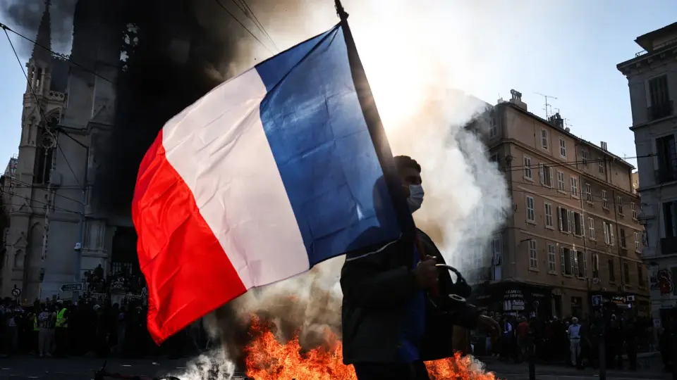 AI Infrastructure Debt and French Sovereign Bonds Face Simultaneous Credit Stress