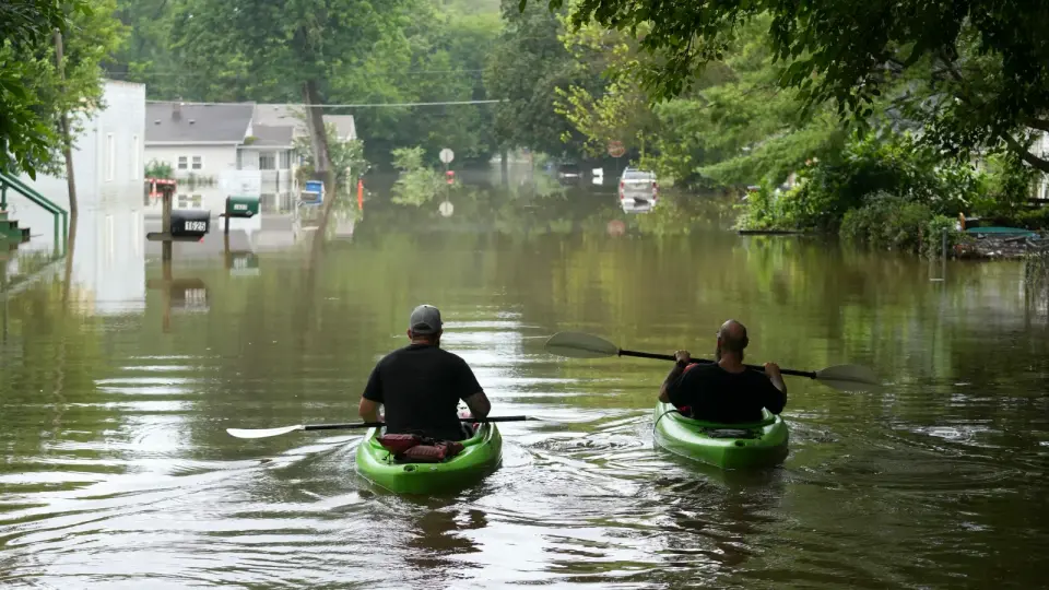 Indiana floodwaters recede as recovery push begins after seven deaths