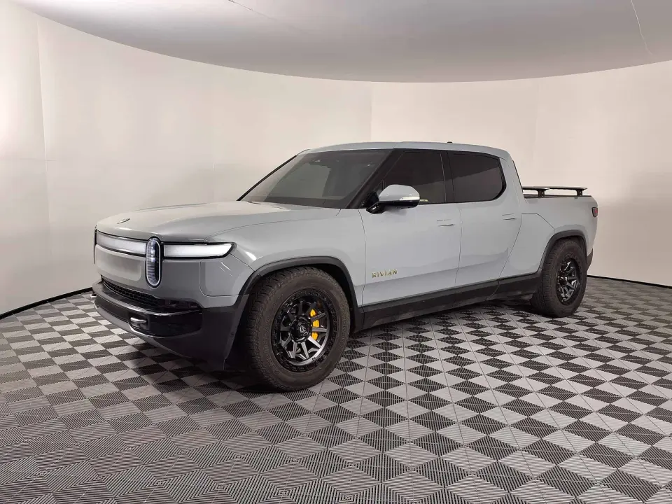 Tesla Edges Rivian in Night Drive Self-Driving Test