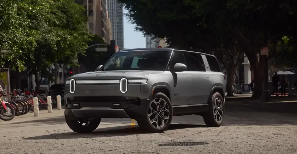Rivian adds optional captain’s chairs to the R1S in 2027 refresh with up to $4,500 extra