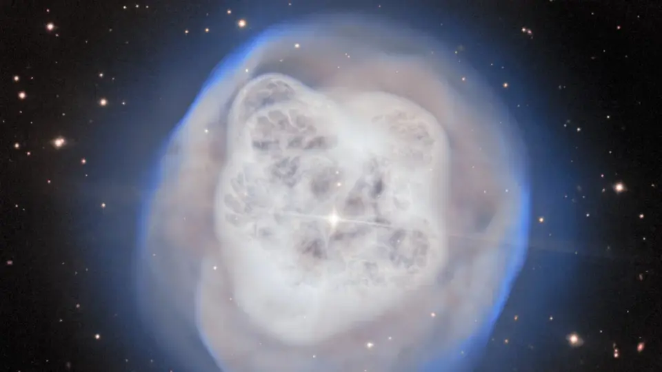 Crystal Ball Nebula Captures Dying Star's Ethereal Last Light