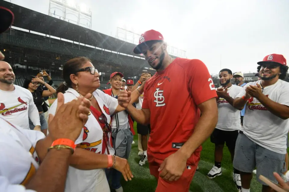 Cardinals rookie Báez belts three homers in historic MLB debut