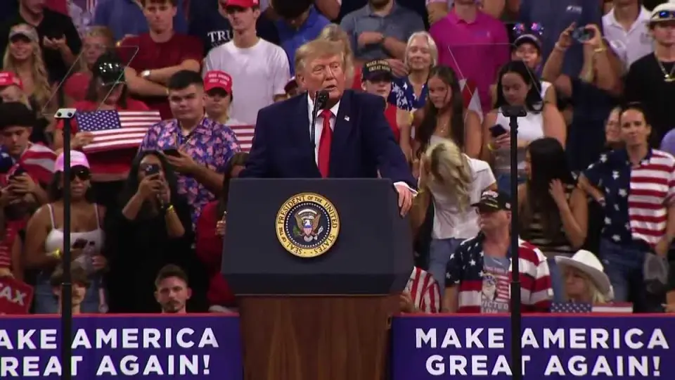 Trump’s Fort Myers Rally Marks Fifth Stop in Midterm Tour Amid Protests and Security Disruptions