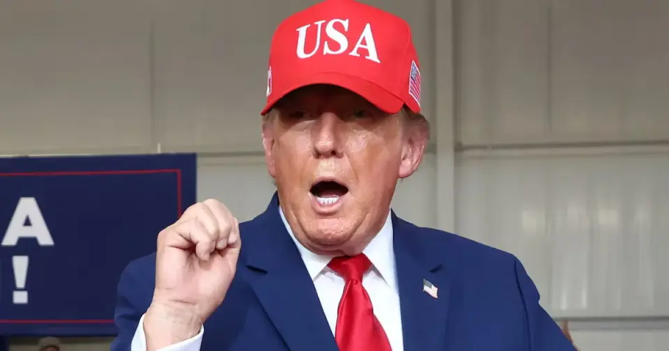 Trump's Georgia Rally Highlights Midterm Strategy and Physical Insults