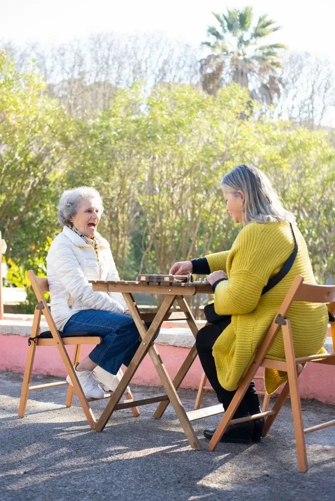 Social connections linked to sharp memory in Northwestern’s 80+ SuperAgers