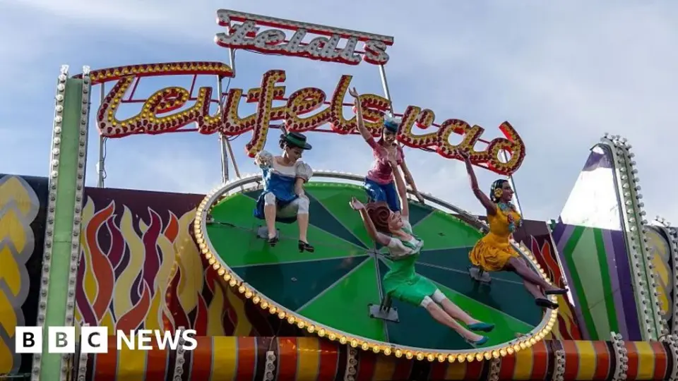 Oktoberfest Ride Operator Distributes Free Shorts to Combat Viral Upskirting