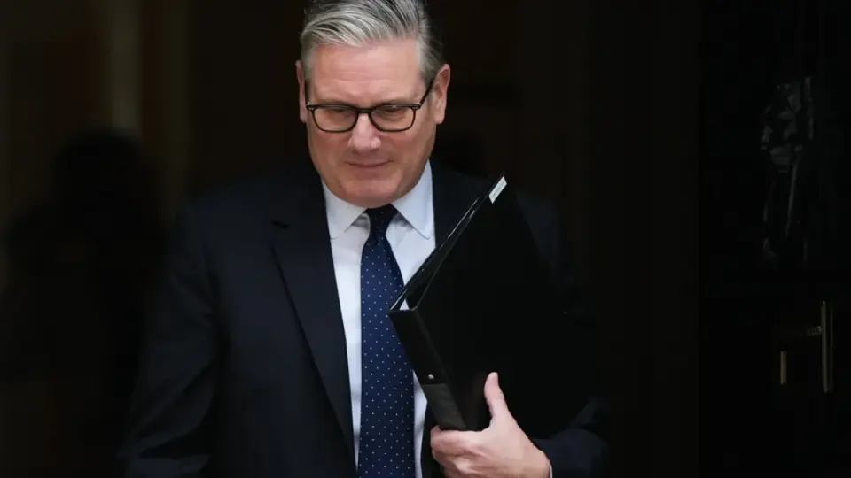 Starmer Concedes Mandelson Hire Was a Mistake, Rejects Resignation Calls