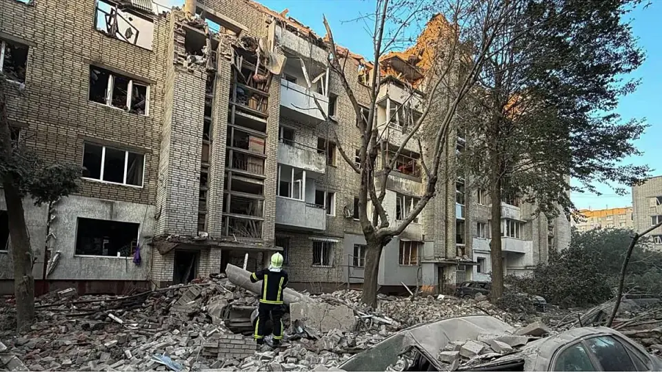 Ukraine pleads for faster air defenses as Russia strikes kill eight