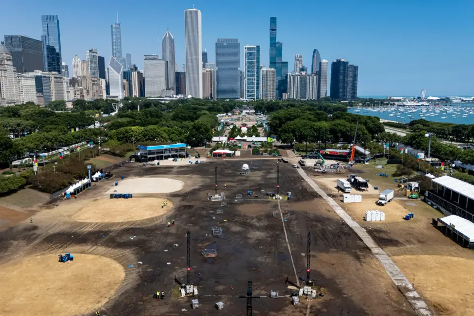 Grant Park mud and cleanup loom after Lollapalooza wraps