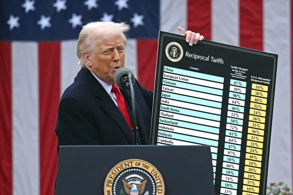 Trump’s 327 stock buys before tariff pause spark ethics questions