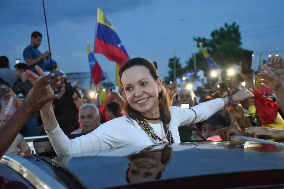 Machado Returns to Venezuela, Challenging US-Backed Interim Rule