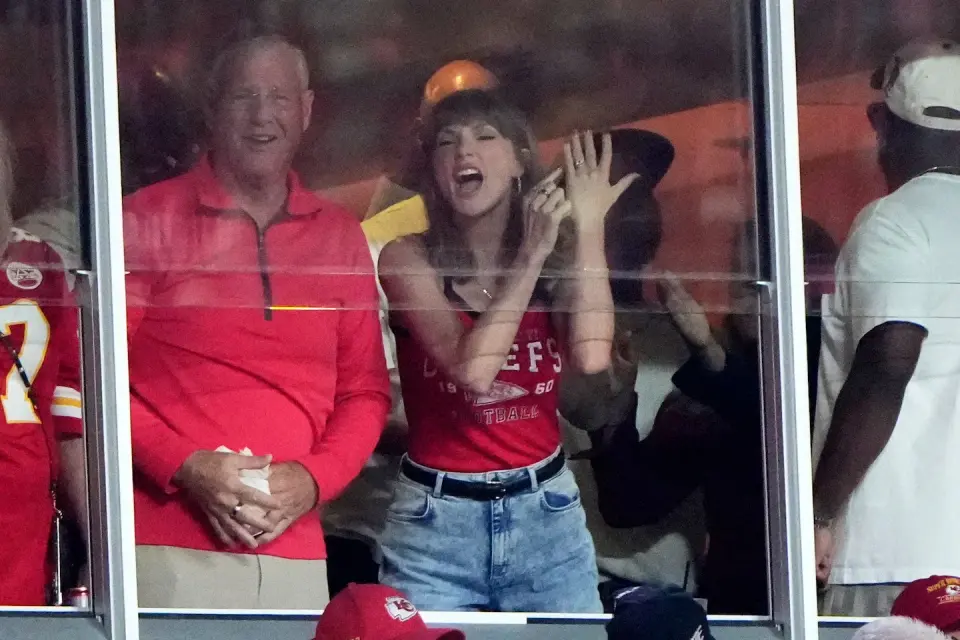 Swift's 'Cleveland!' Debuts as Anti-Hater Anthem and Kelce Tribute