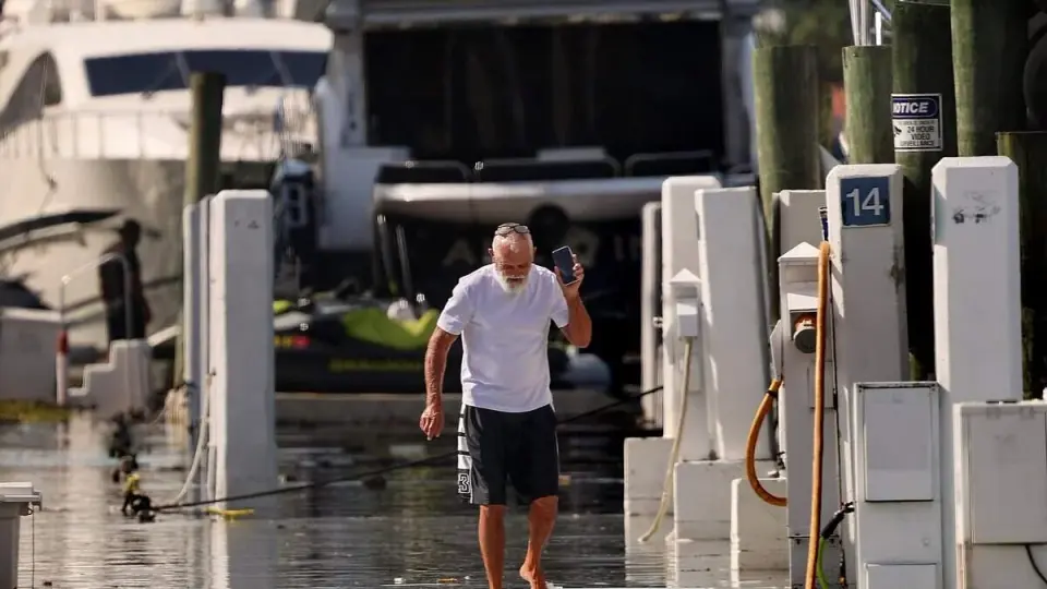South Florida faces peak king tide flooding by Tuesday amid strong winds and rain