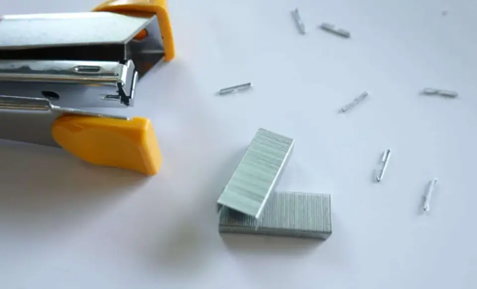 Desk Staples Reveal Reversible, Shape-Shifting Material Behavior