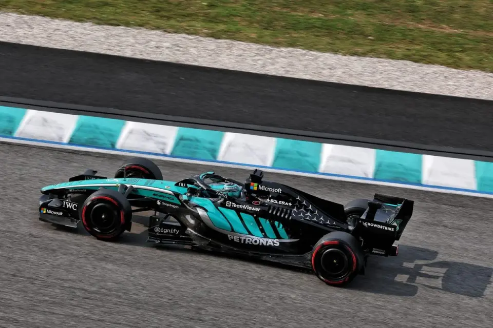 Mercedes struggles with Sepang's abrasive surface as Verstappen claims pole in chaotic F1 return