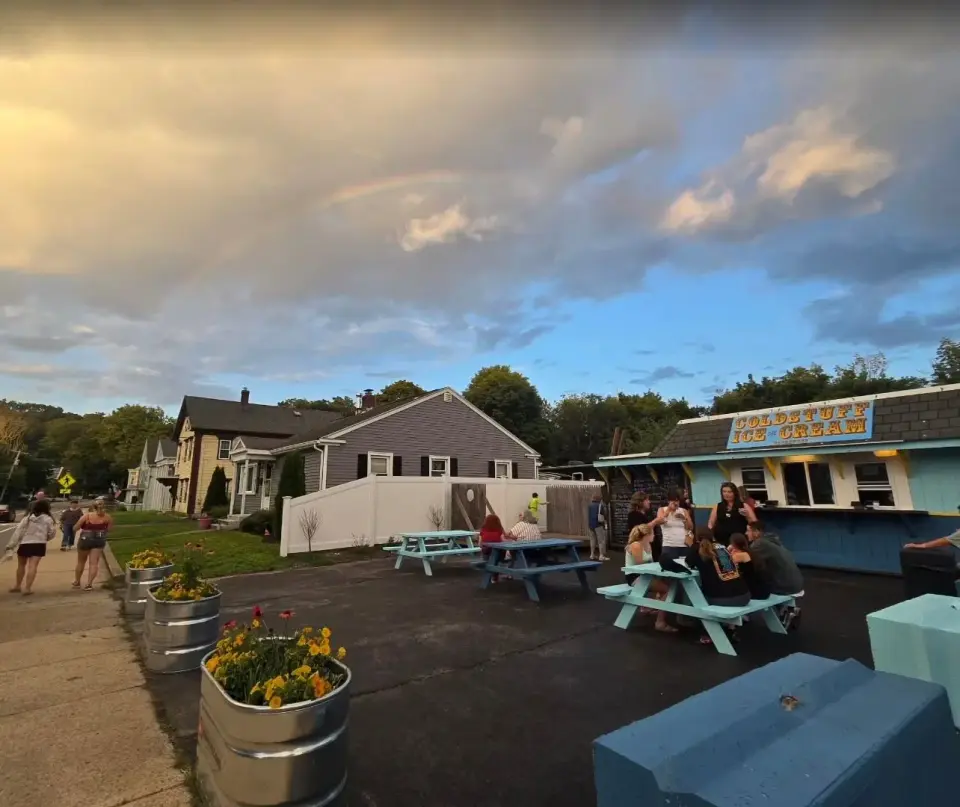 Massachusetts Ice Cream Owner’s Viral Defense of Teen Staff Raises $5K