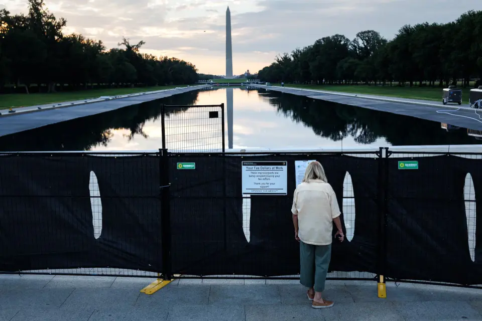 Trump’s Reflecting Pool claims crumble as renovation flaws surface