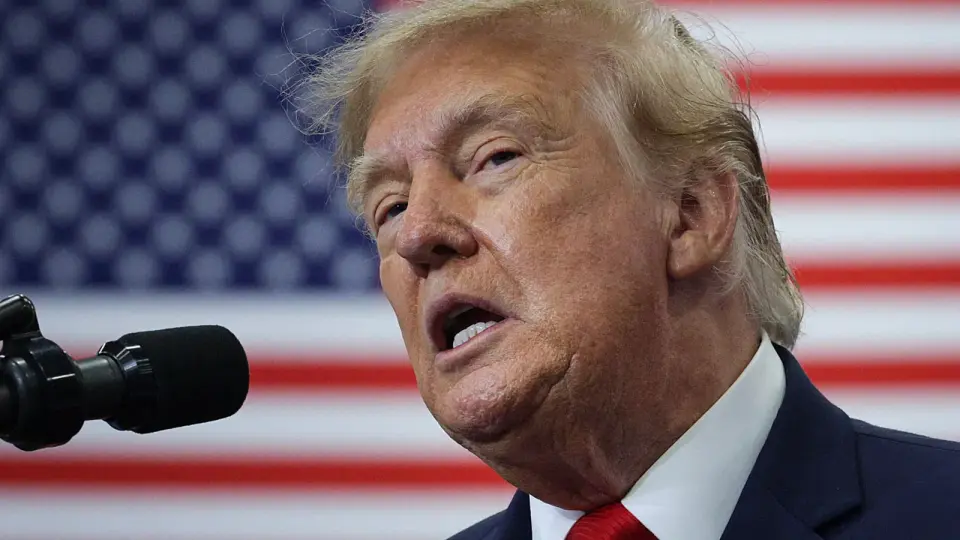 Billion-Dollar GOP Ad Blitz Fails to Move Midterm Polls