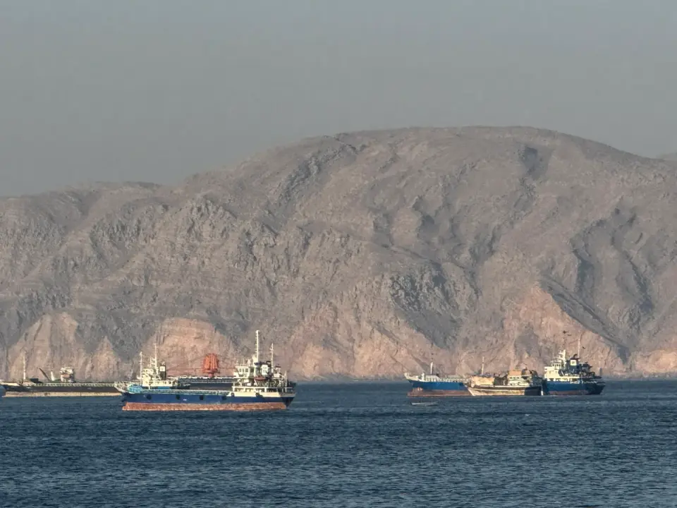 Iran, Oman Near Hormuz Corridor Deal, But Crisis Remains