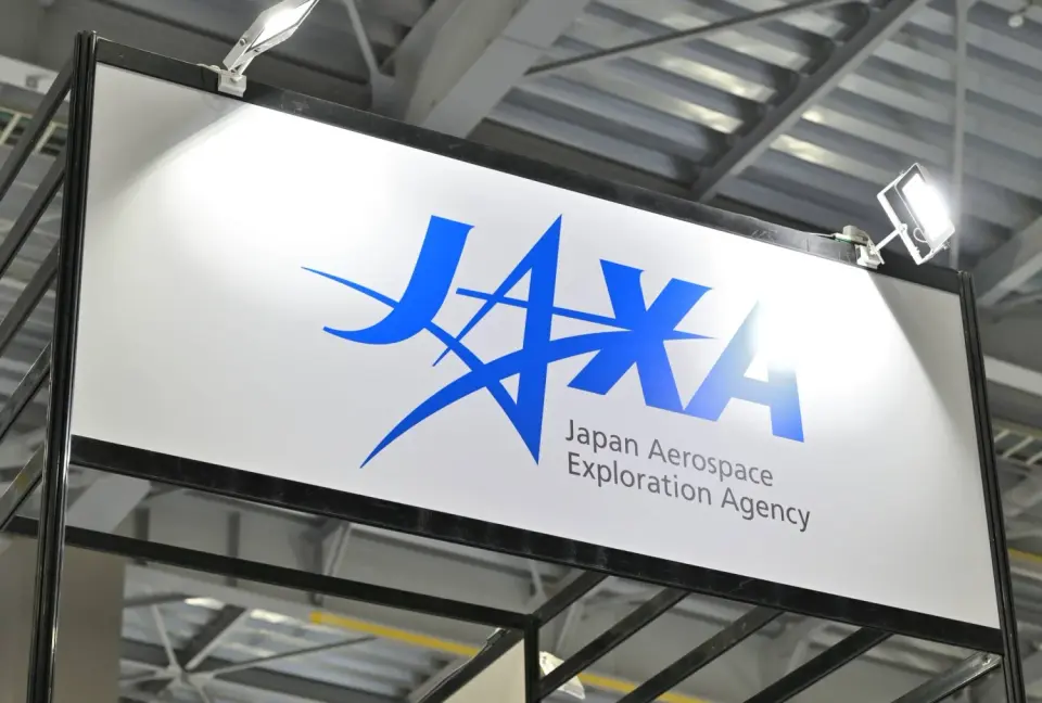 Japan tests prototype reusable rocket, lands safely after 40-second hop