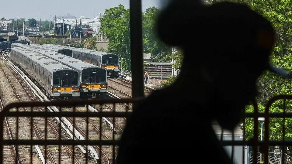 LIRR strike ends as unions reach tentative wage deal