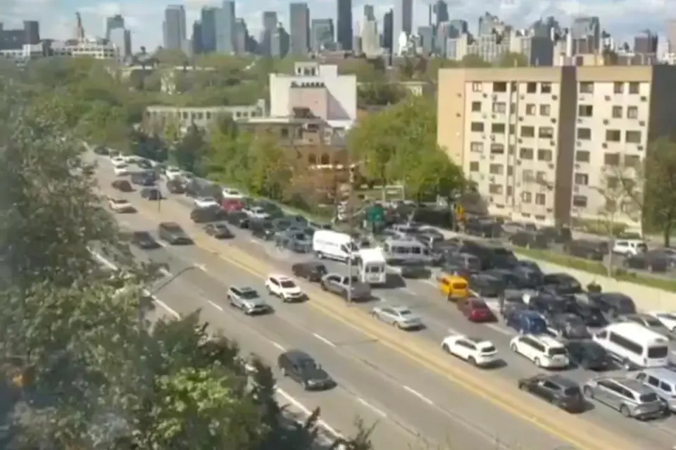 Wrong-way dash on the BQE during Five Borough Bike Tour goes viral