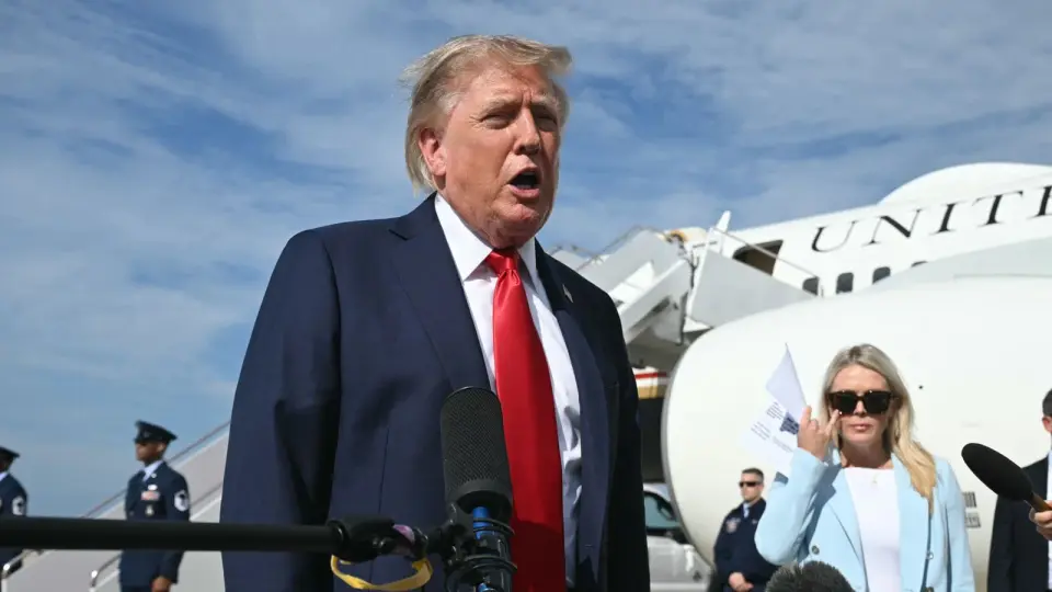 Trump signals 50% tariffs on Canadian autos in renewed trade clash